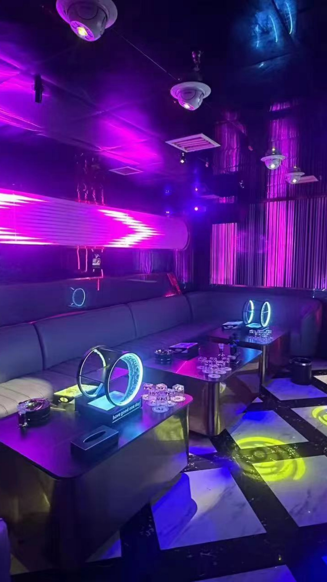 豪华包厢内部环境